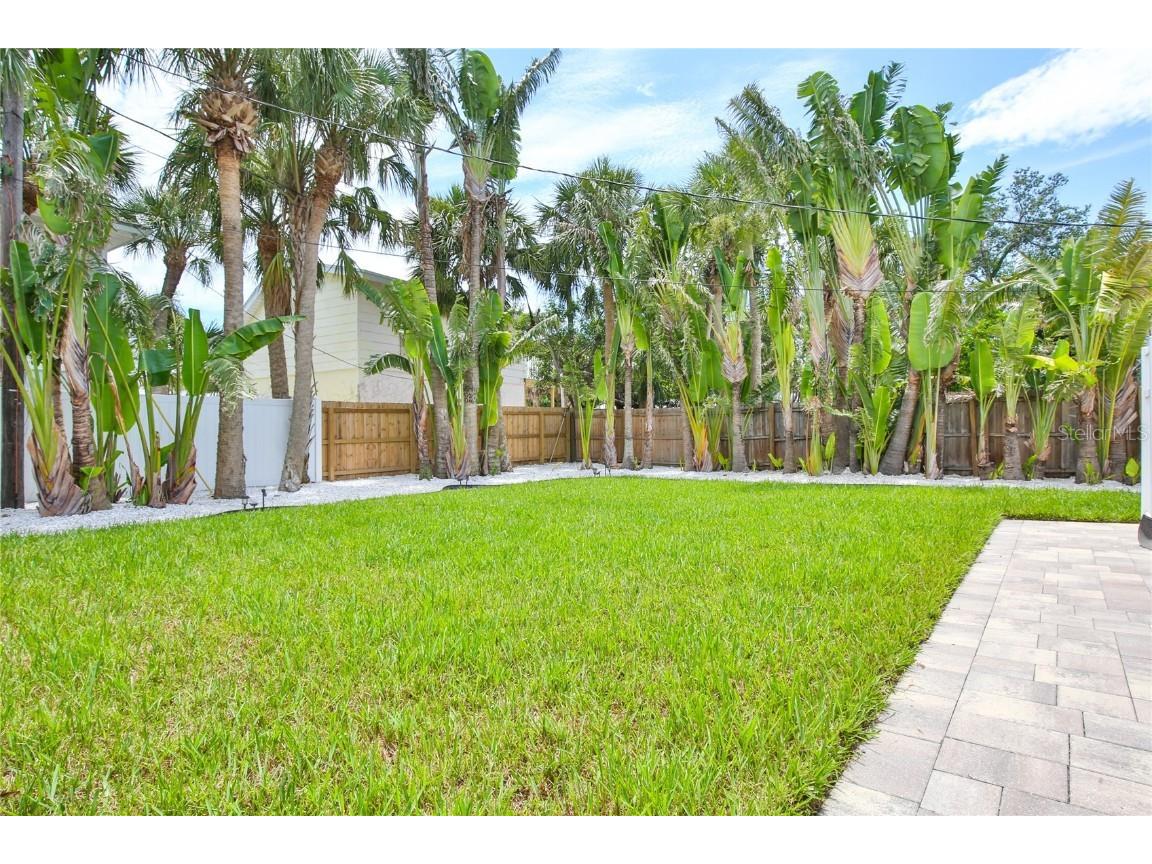 211 Island Circle Sarasota FL 34242 A4658382 image36