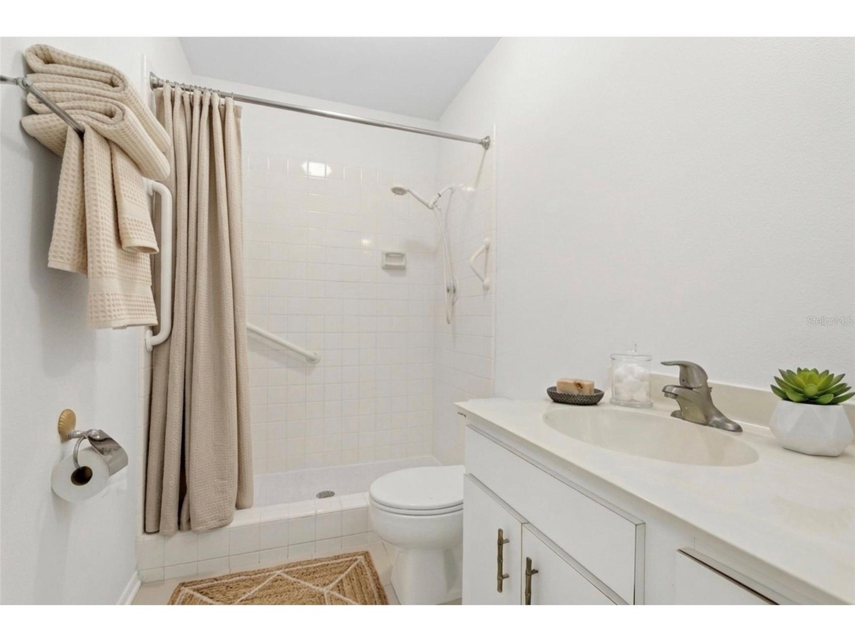 211 Lakewood Drive #211 Bradenton FL 34210 A4687200 image14