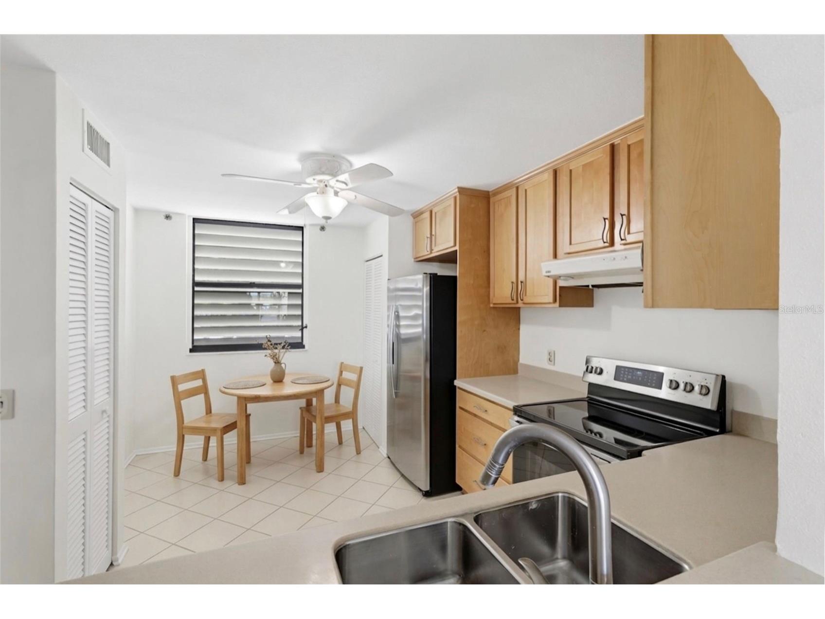 211 Lakewood Drive #211 Bradenton FL 34210 A4687200 image4