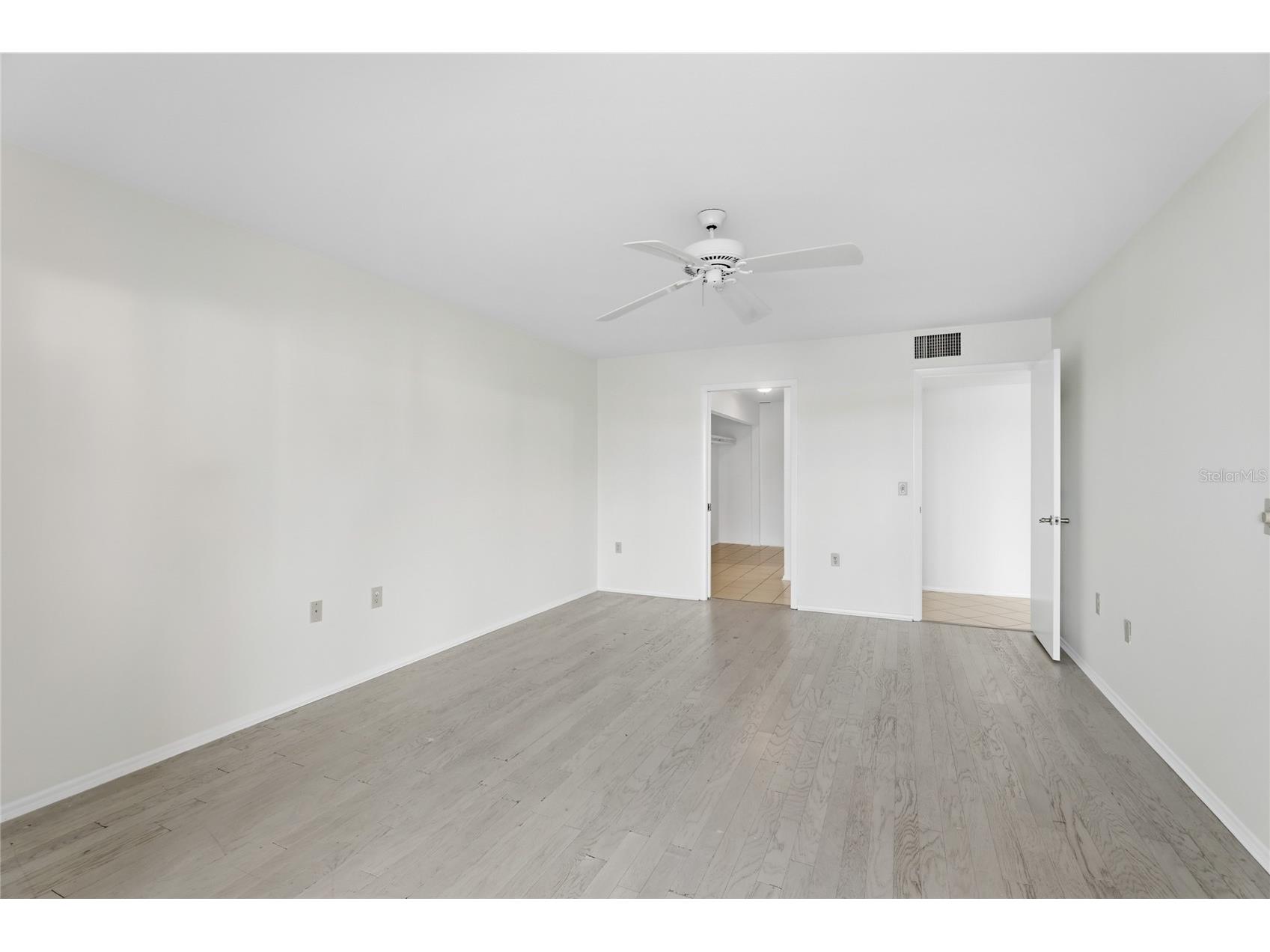 211 Lakewood Drive #211 Bradenton FL 34210 A4687200 image7
