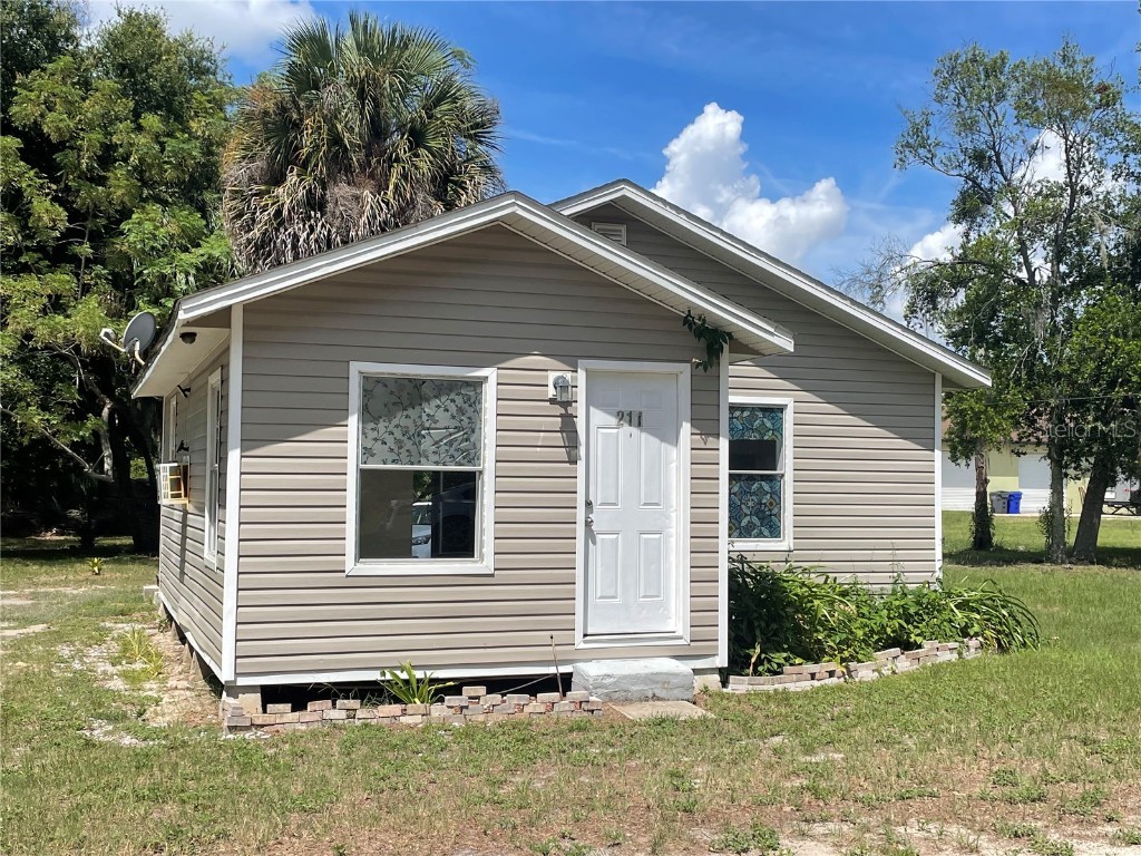 211 N Ingraham Avenue Tavares FL 32778 G5060103 image1