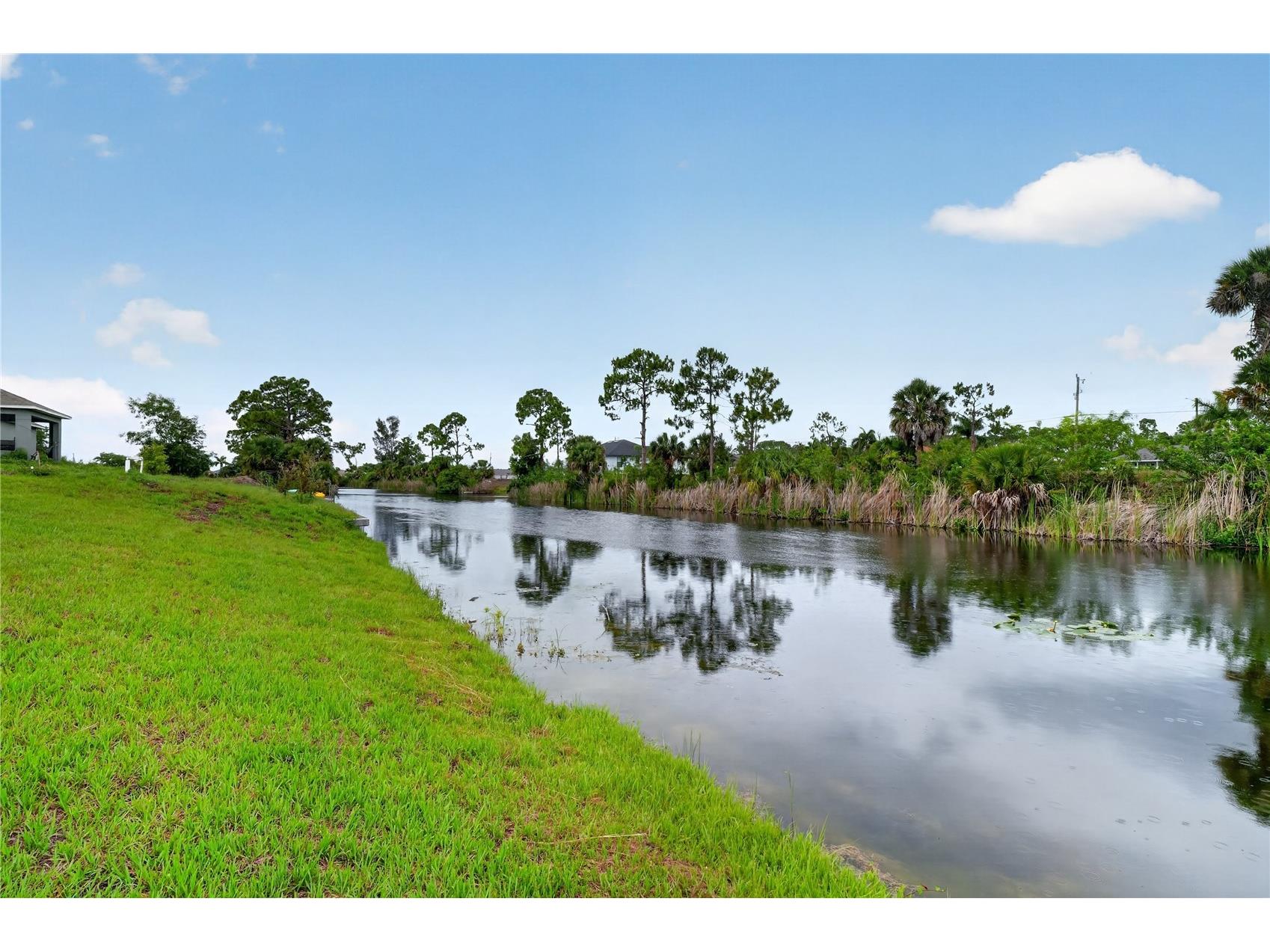 211 NE 31st Street Cape Coral FL 33909 TB8510367 image2