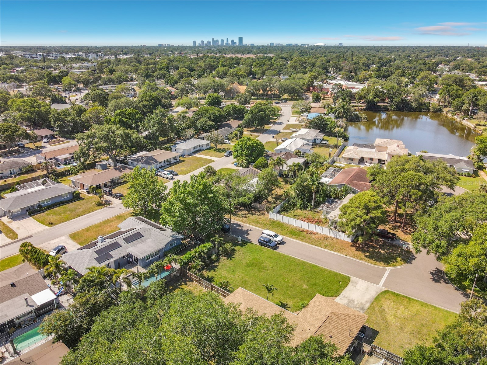 211 NW Monroe Circle N Saint Petersburg FL 33702 TB8504397 image30