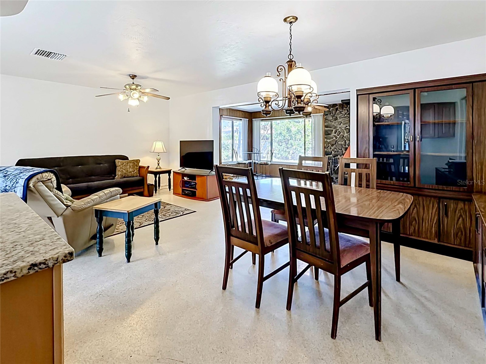 211 NW Monroe Circle N Saint Petersburg FL 33702 TB8504397 image7