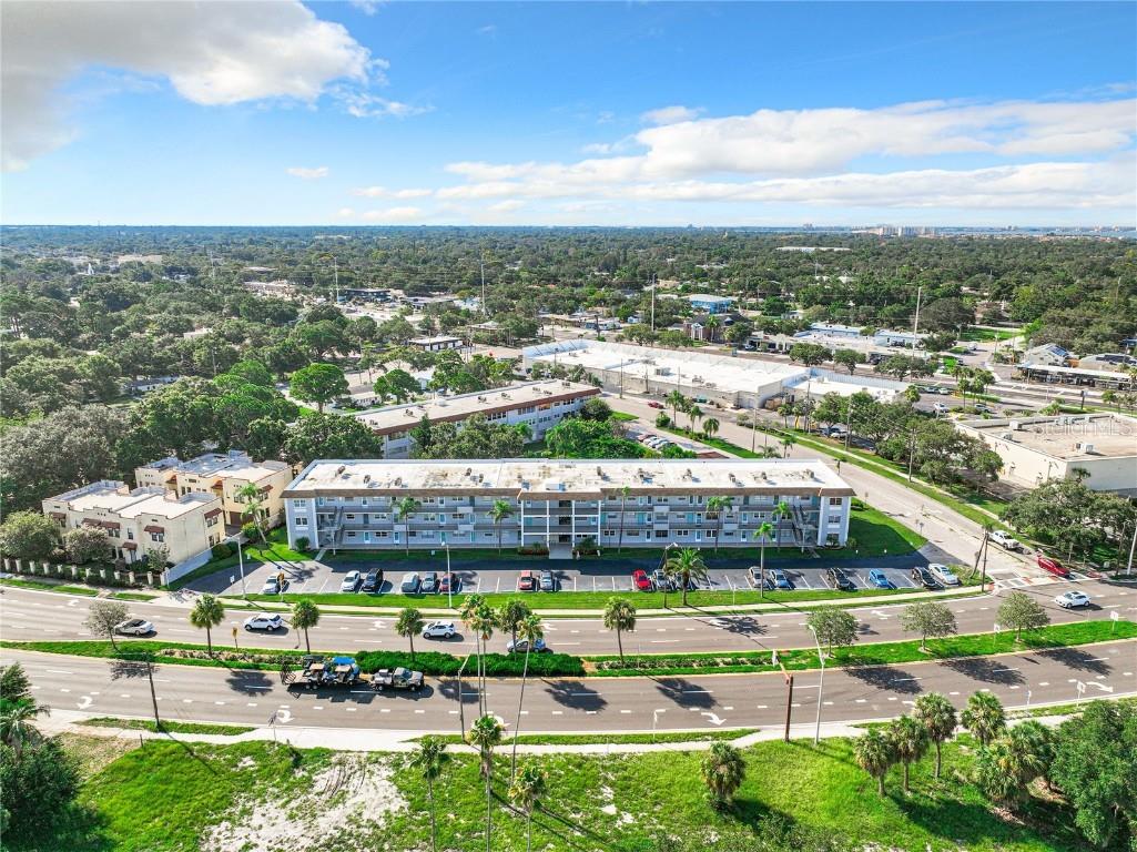 211 Pasadena Avenue N #303 Saint Petersburg FL 33710 U8252821 image1