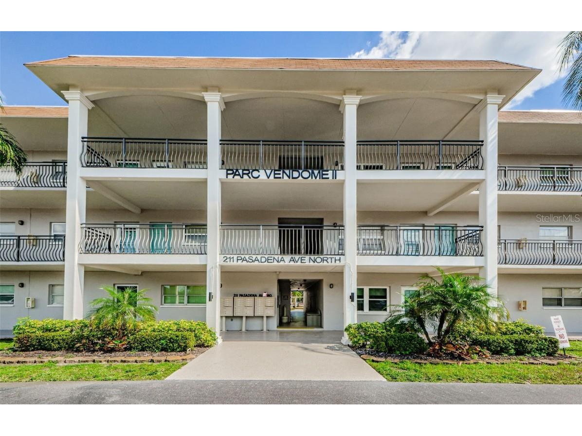 211 Pasadena Avenue N #307 Saint Petersburg FL 33710 U8195074 image1