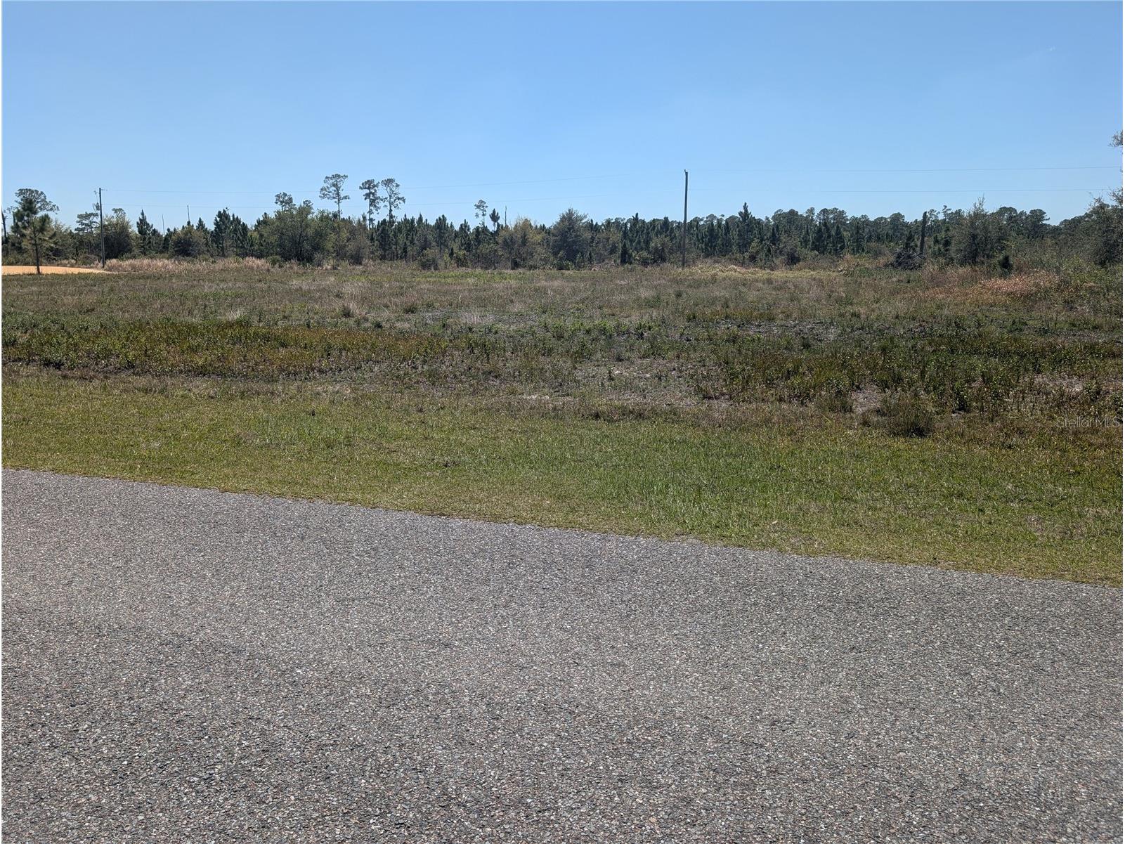 211 Poinciana Drive Indian Lake Estates FL 33855 - LAKE WALK-IN-WATER P4938232 image1