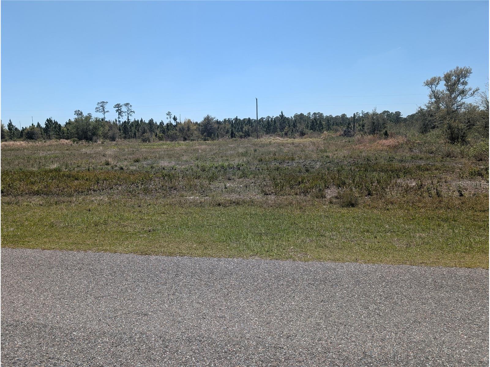 211 Poinciana Drive Indian Lake Estates FL 33855 - LAKE WALK-IN-WATER P4938232 image3