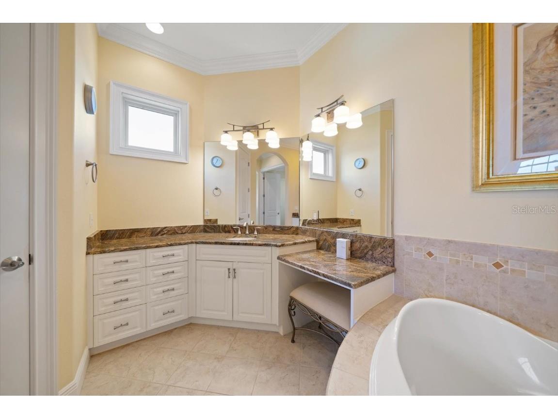 211 Poinciana Lane Largo FL 33770 TB8447033 image28