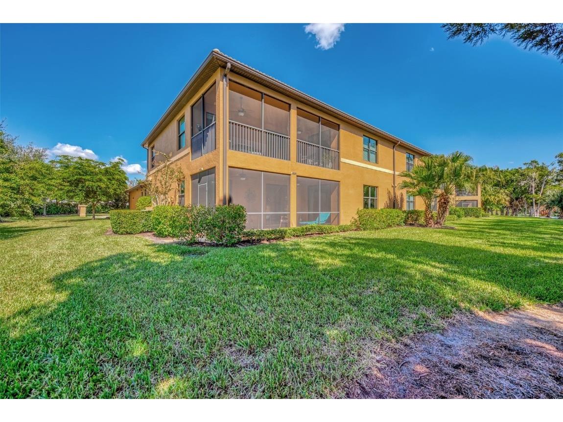211 Red Fox Court #104 Bradenton FL 34212 A4586223 image1