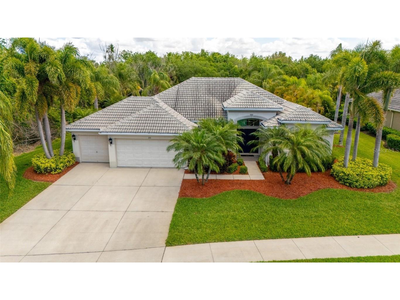 211 Royal Bonnet Drive Apollo Beach FL 33572 TB8374258 image1