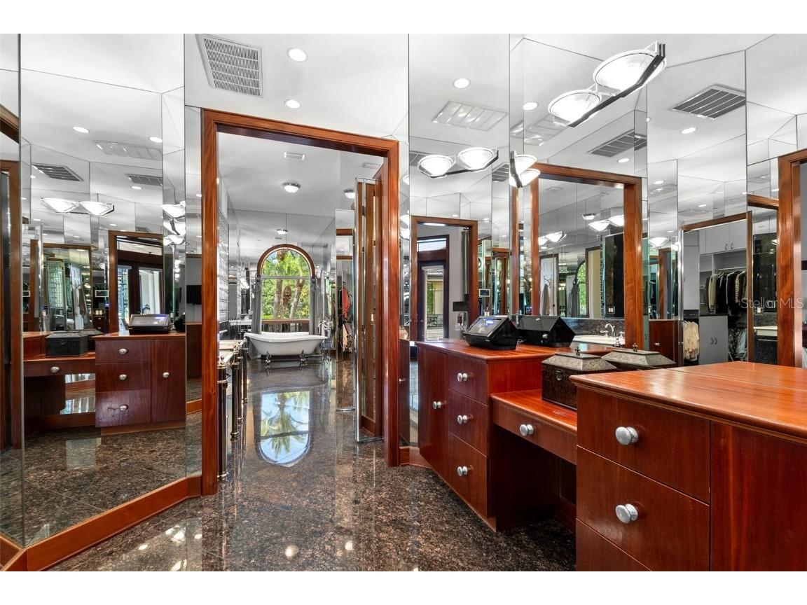 211 Rue Des Chateaux Tarpon Springs FL 34688 - LAKE TARPON TB8428028 image71