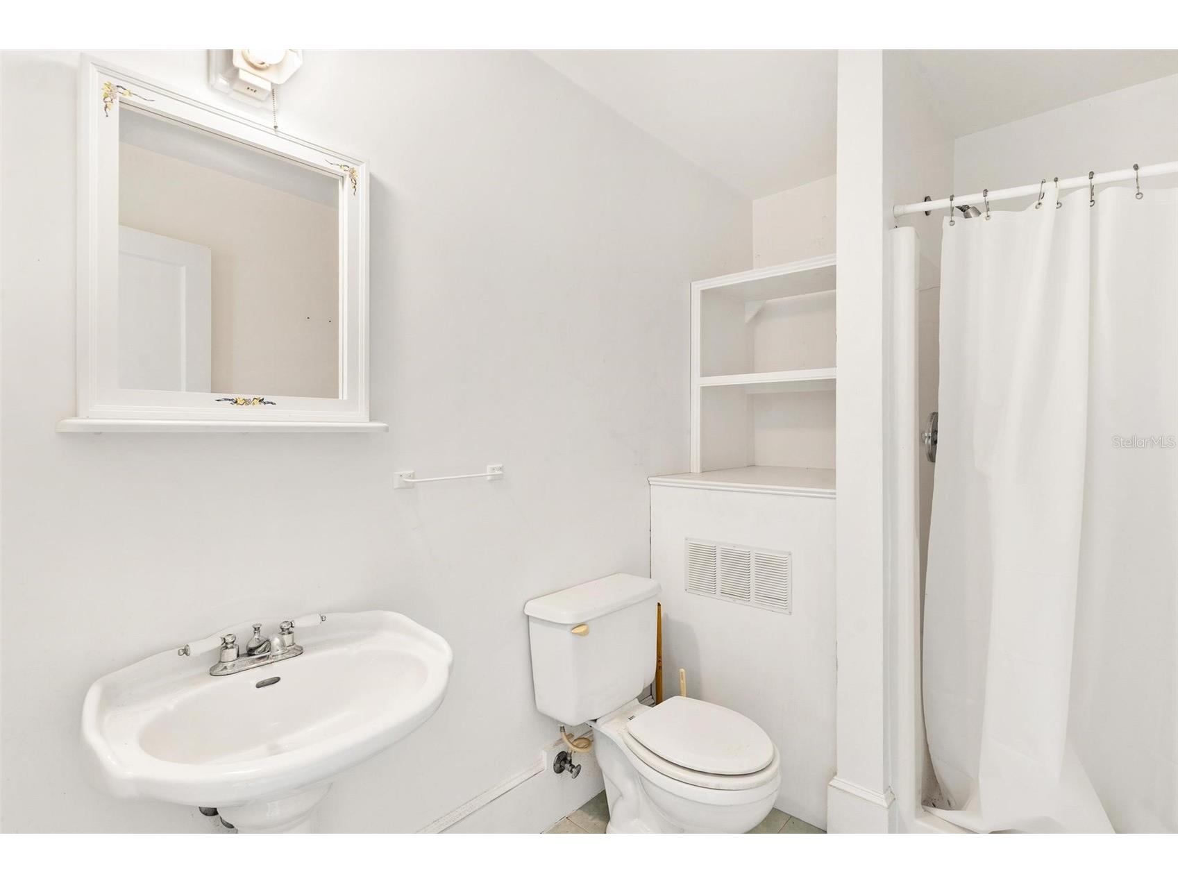 211 S Central Avenue Umatilla FL 32784 - LAKE UMATILLA G5101216 image34