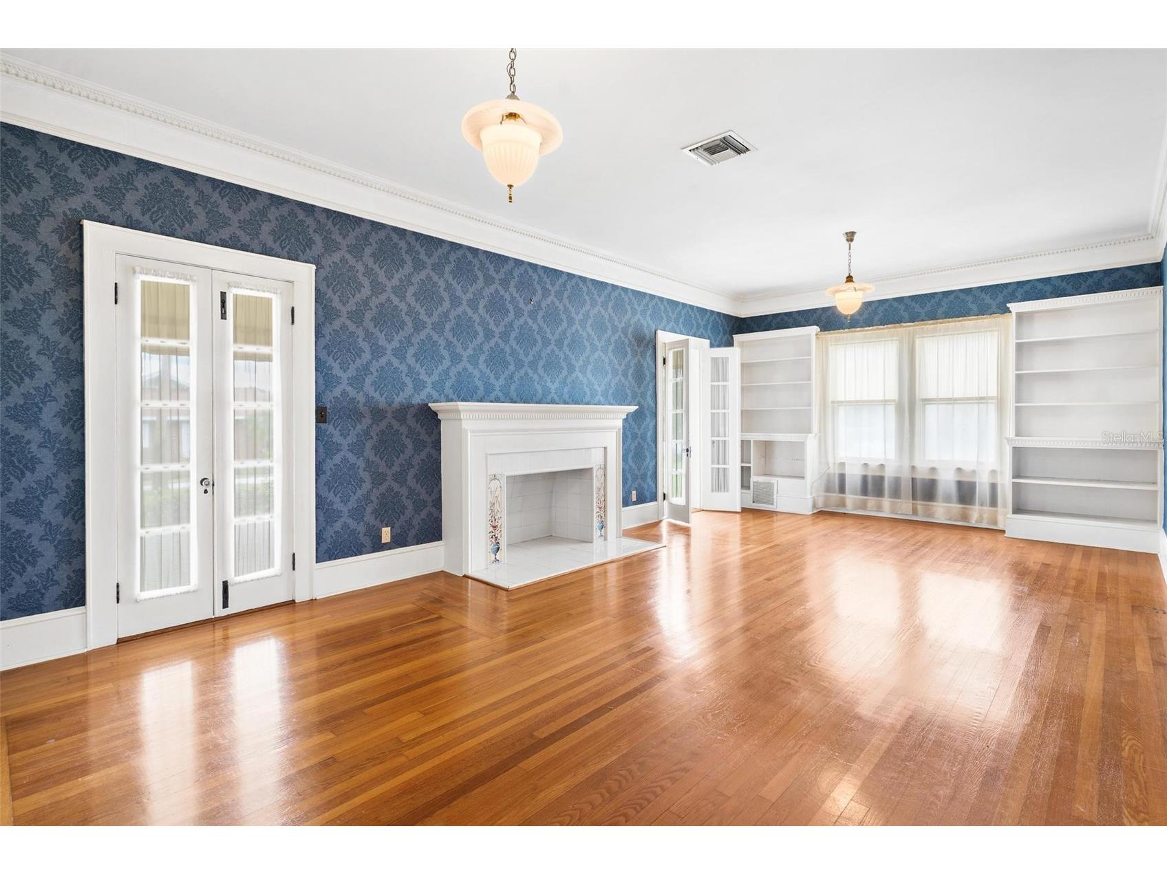 211 S Central Avenue Umatilla FL 32784 - LAKE UMATILLA G5101216 image8