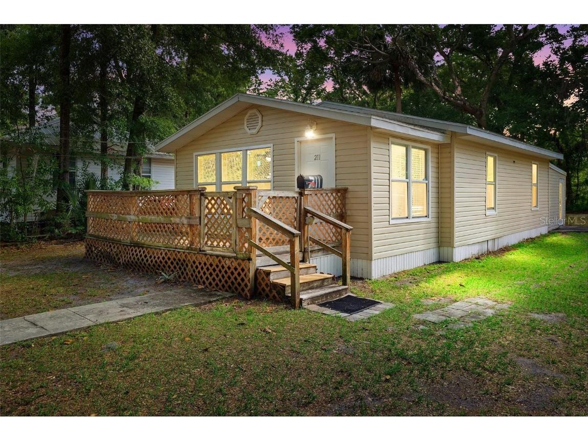211 S Delaware Avenue Deland FL 32720 V4942001 image1