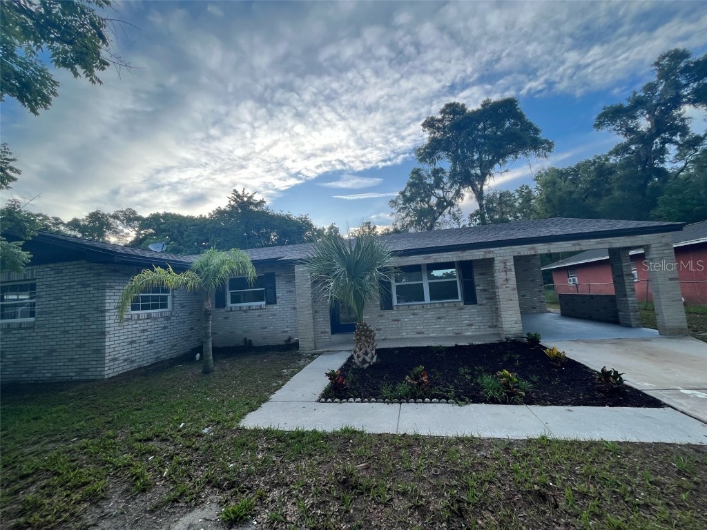 211 S Frankfort Avenue Deland FL 32724 O6111427 image1
