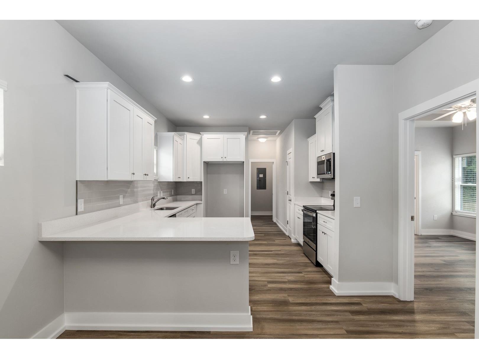 211 SE 9th Street Gainesville FL 32601 GC537255 image4