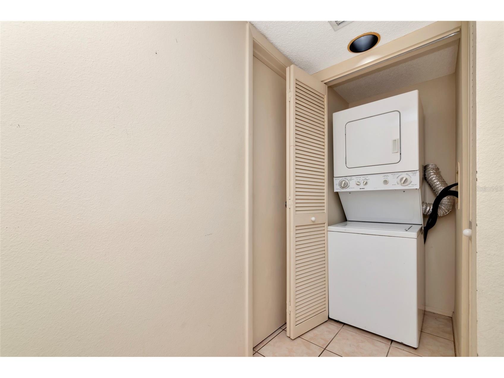 211 Woodland Drive #211 Osprey FL 34229 A4684191 image17