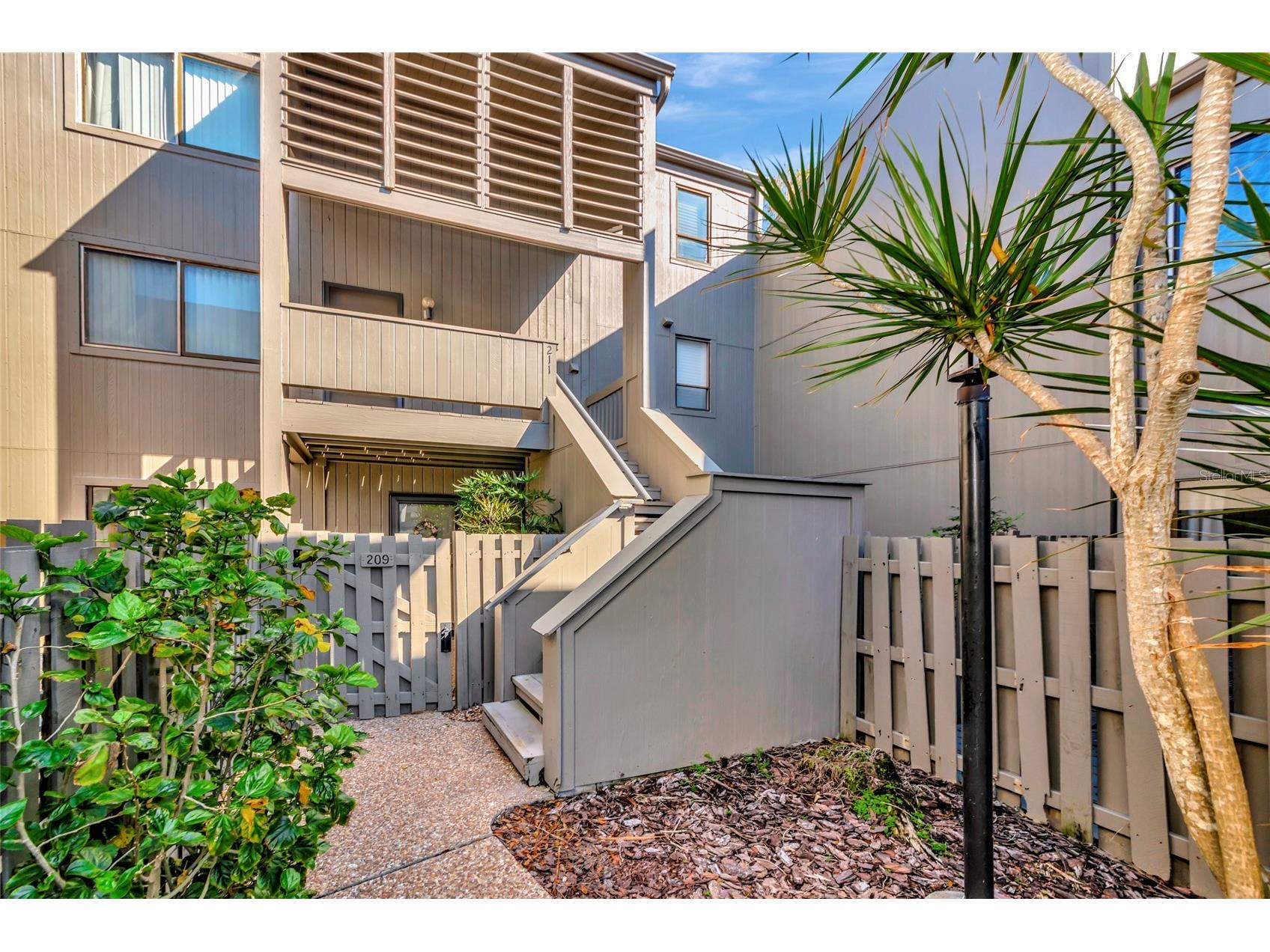 211 Woodland Drive #211 Osprey FL 34229 A4684191 image2
