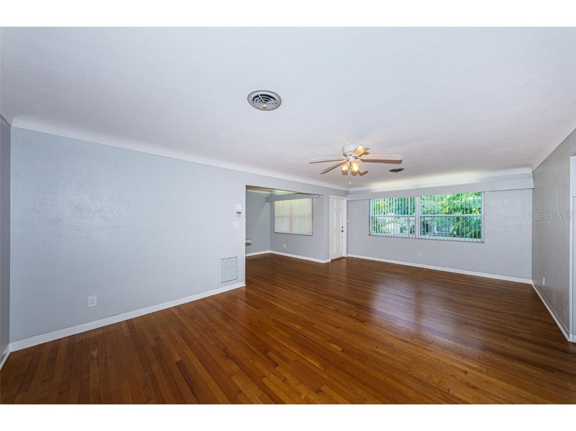 2110 57th Avenue N Saint Petersburg FL 33714 TB8427970 image12