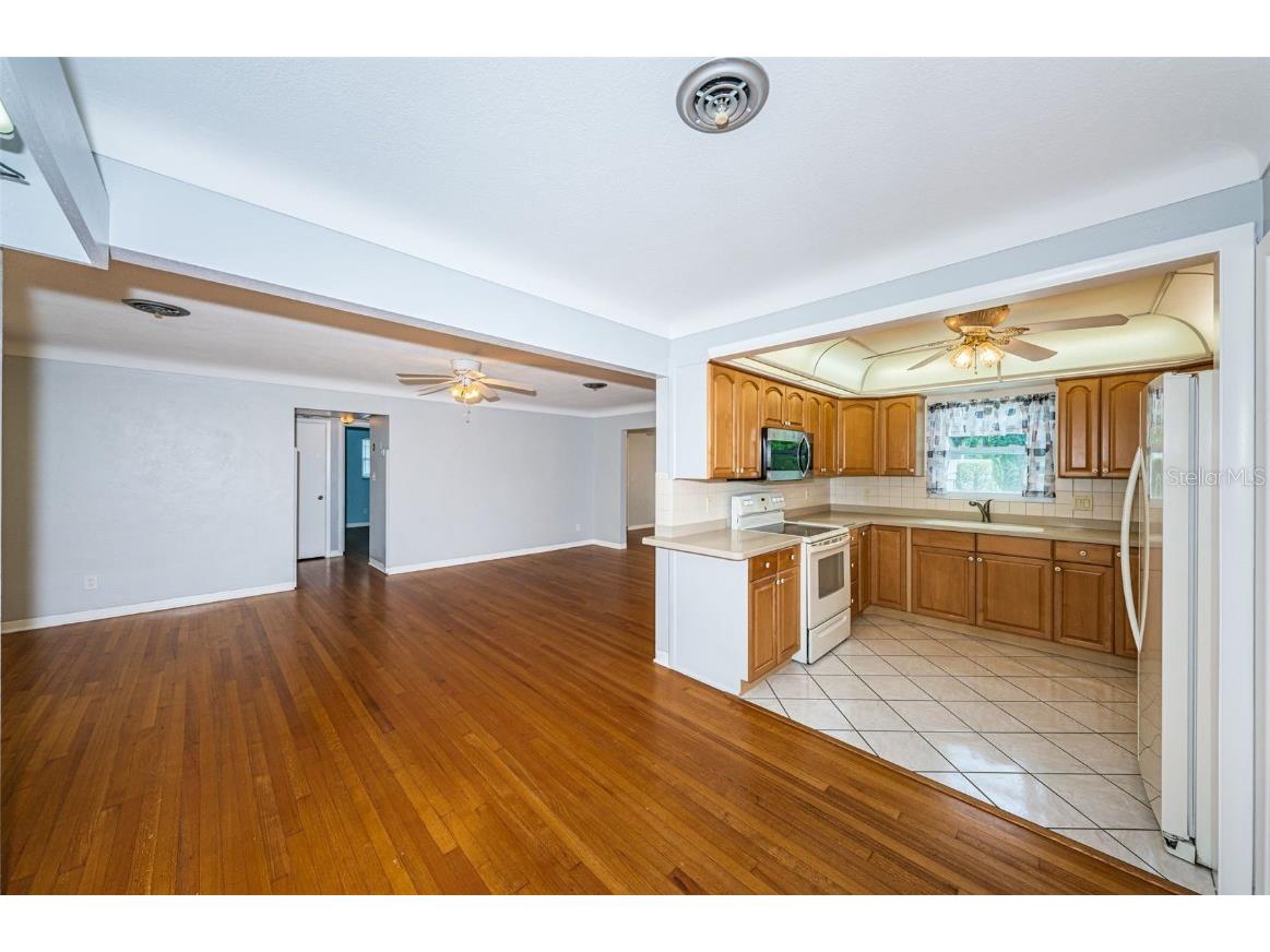 2110 57th Avenue N Saint Petersburg FL 33714 TB8427970 image19