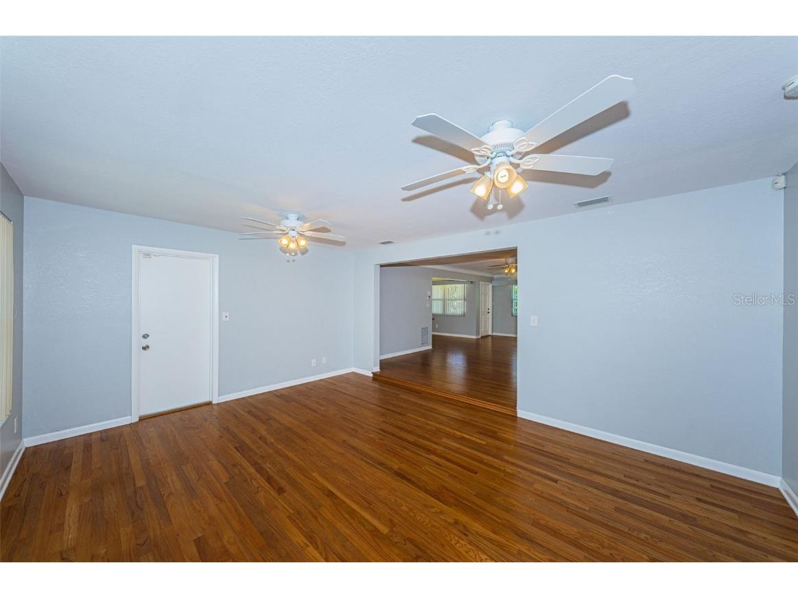 2110 57th Avenue N Saint Petersburg FL 33714 TB8427970 image22