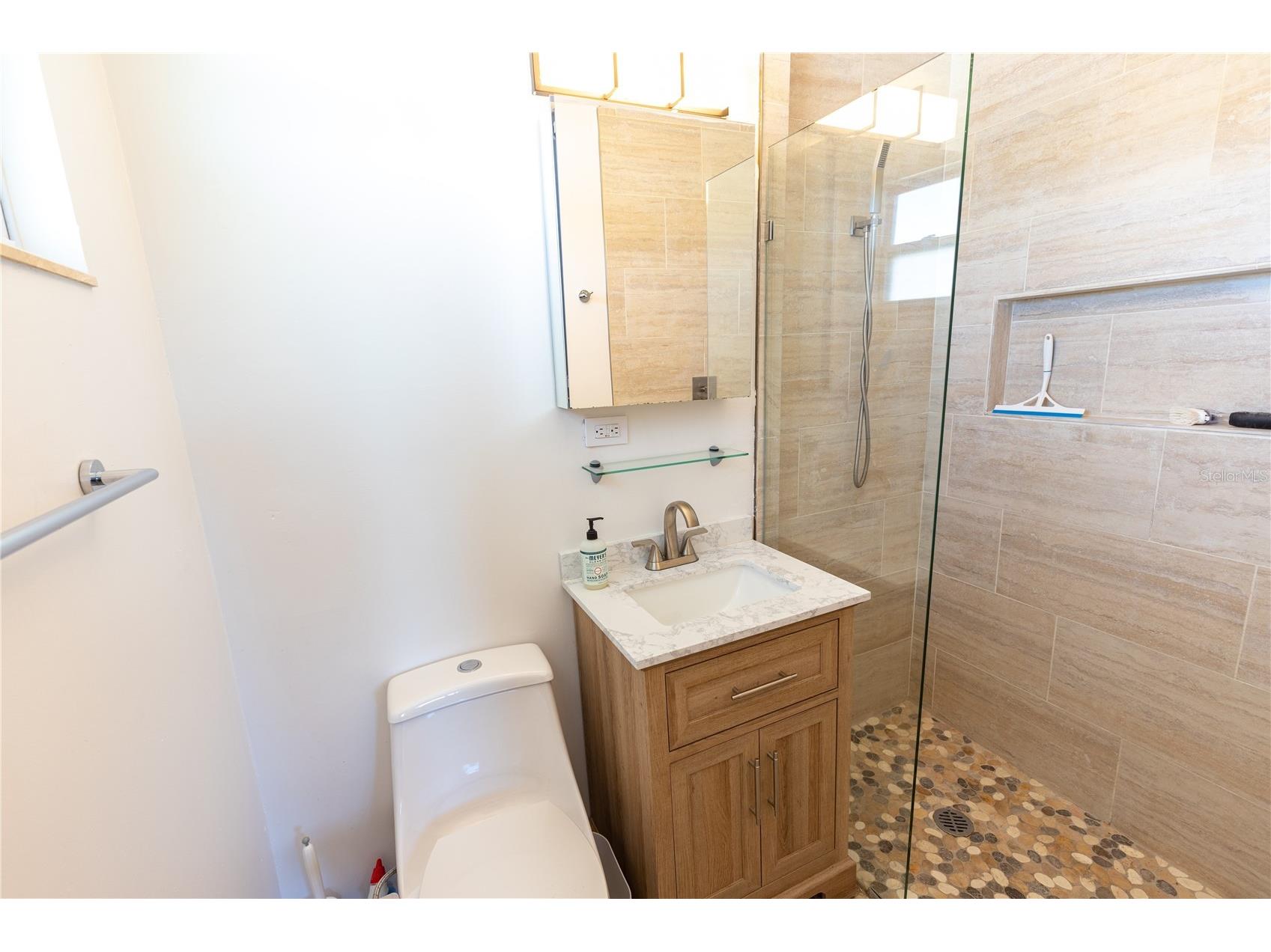 2110 Alcazar Way S Saint Petersburg FL 33712 TB8493208 image19