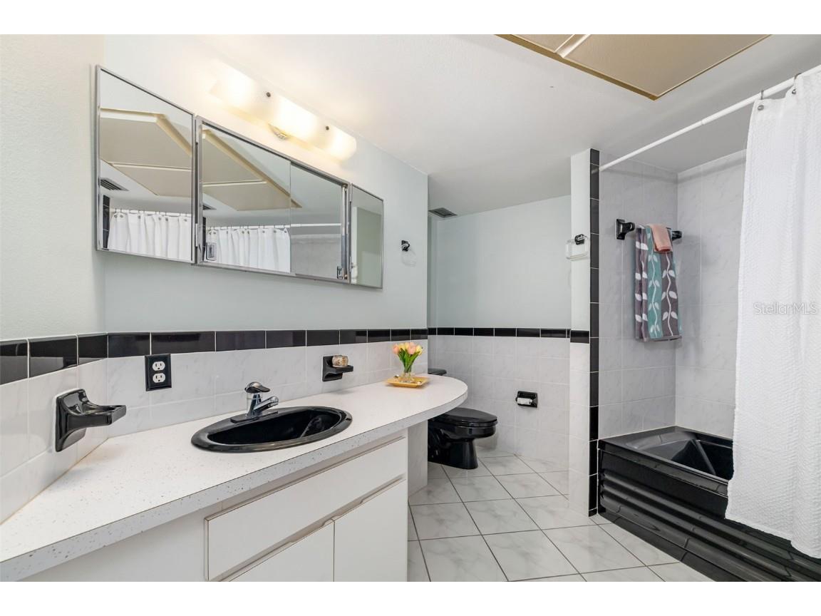 2110 Benjamin Franklin Drive #301 Sarasota FL 34236 - GULF OF AMERICA A4657446 image33