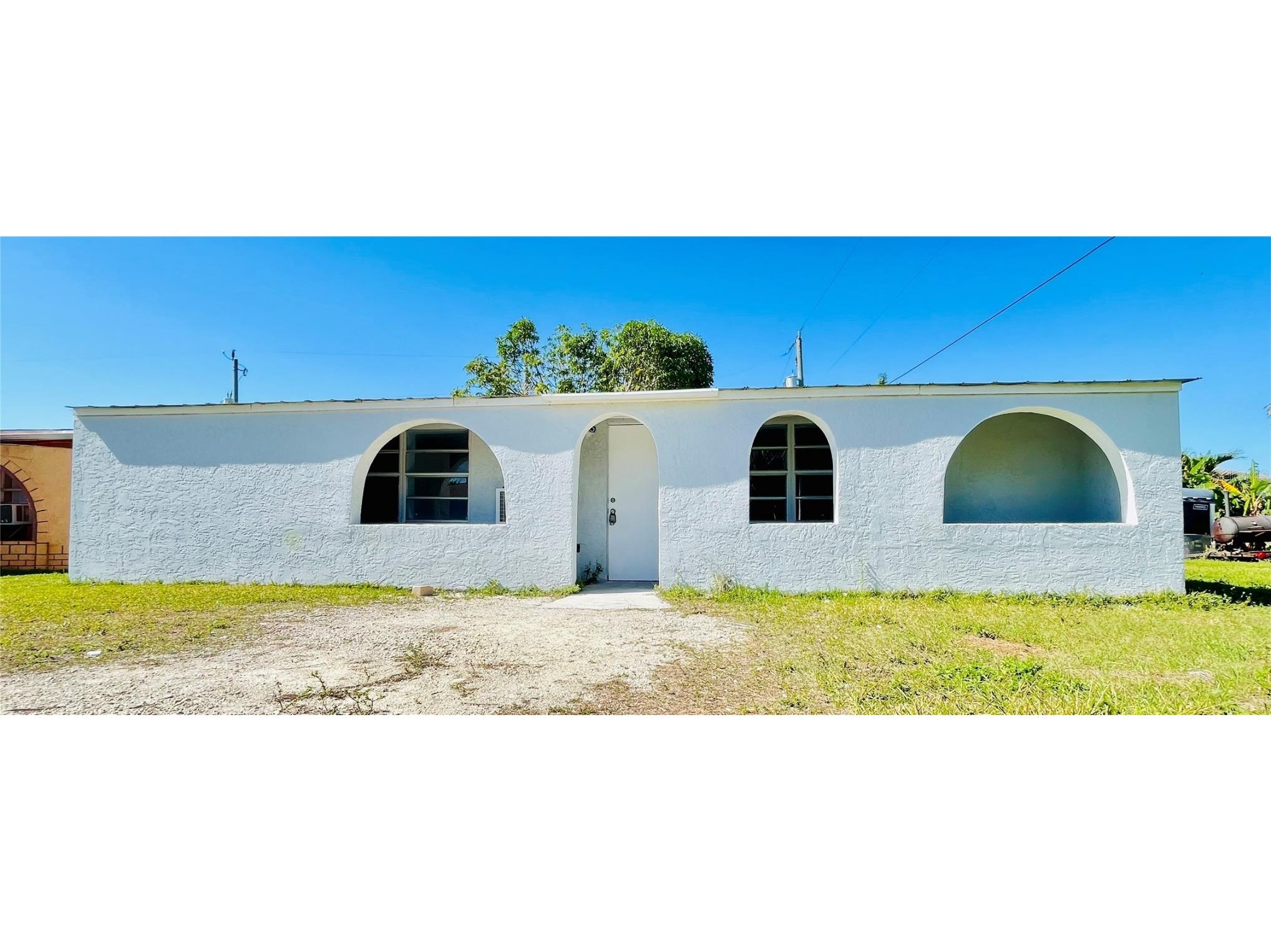 2110 Davis Court Fort Myers FL 33916 T3427362 image1