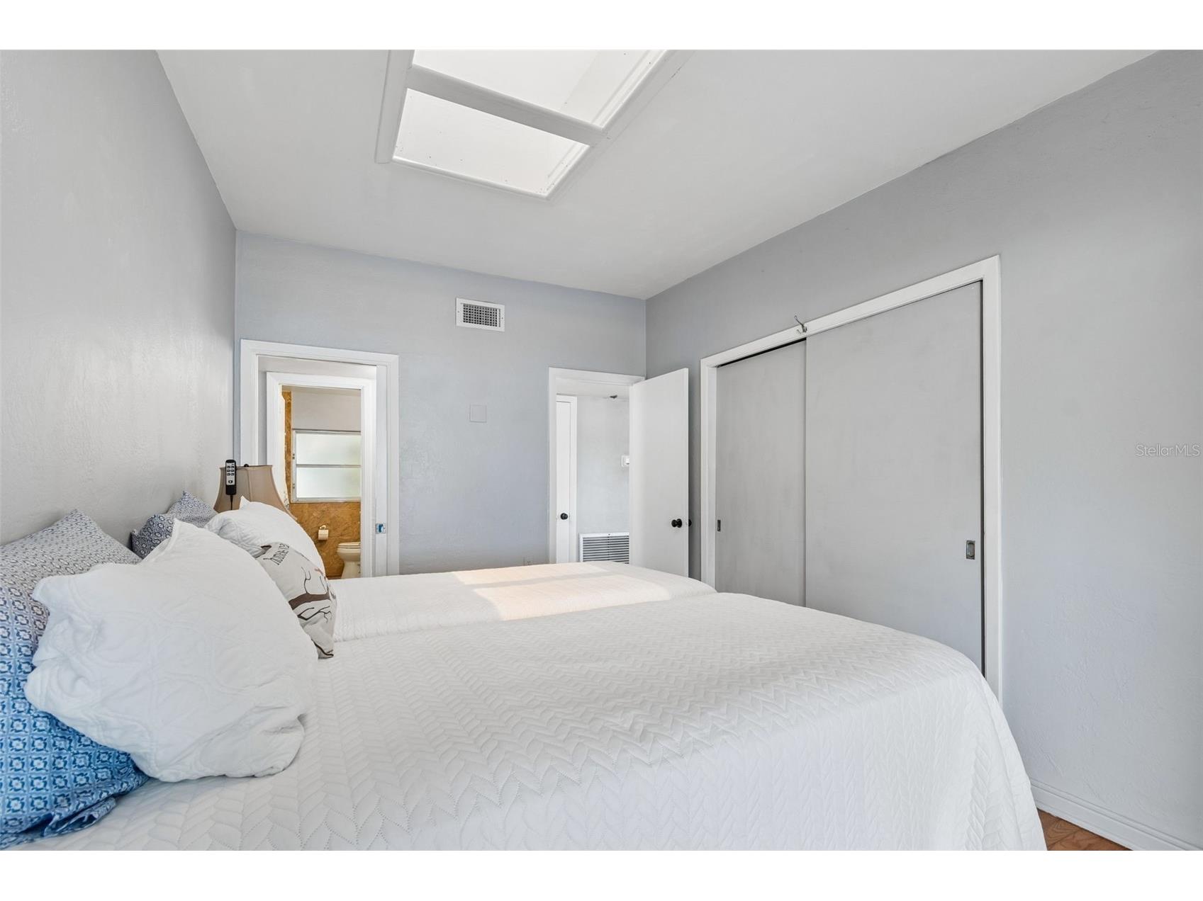 2110 Fairway Avenue S Saint Petersburg FL 33712 TB8402177 image28