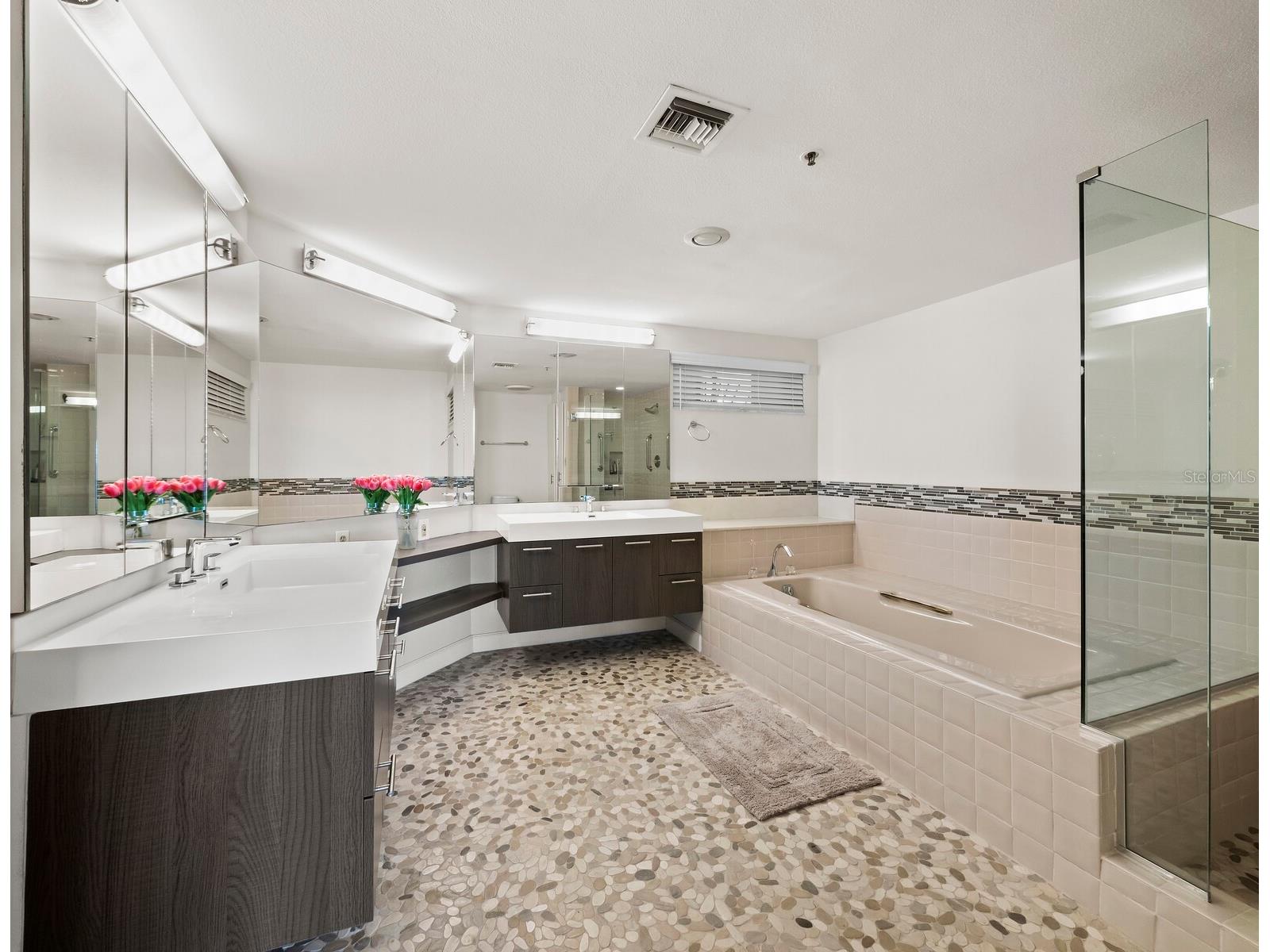 2110 Harbourside Drive #547 Longboat Key FL 34228 A4681901 image25