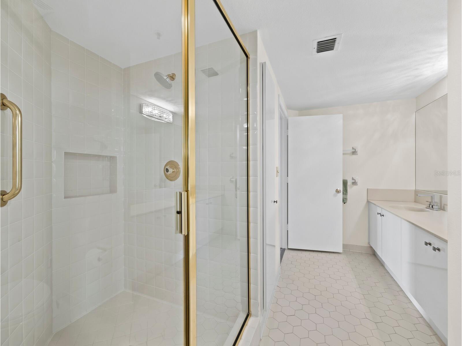 2110 Harbourside Drive #547 Longboat Key FL 34228 A4681901 image29