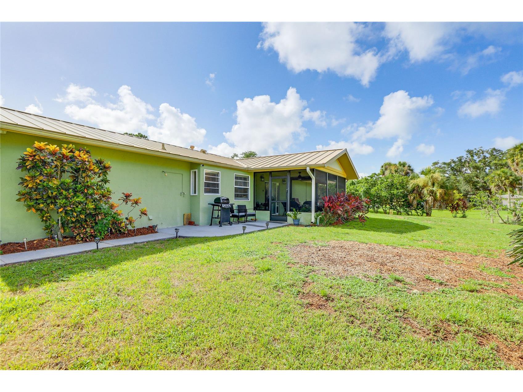 2110 Heasley Road Englewood FL 34223 W7885629 image5