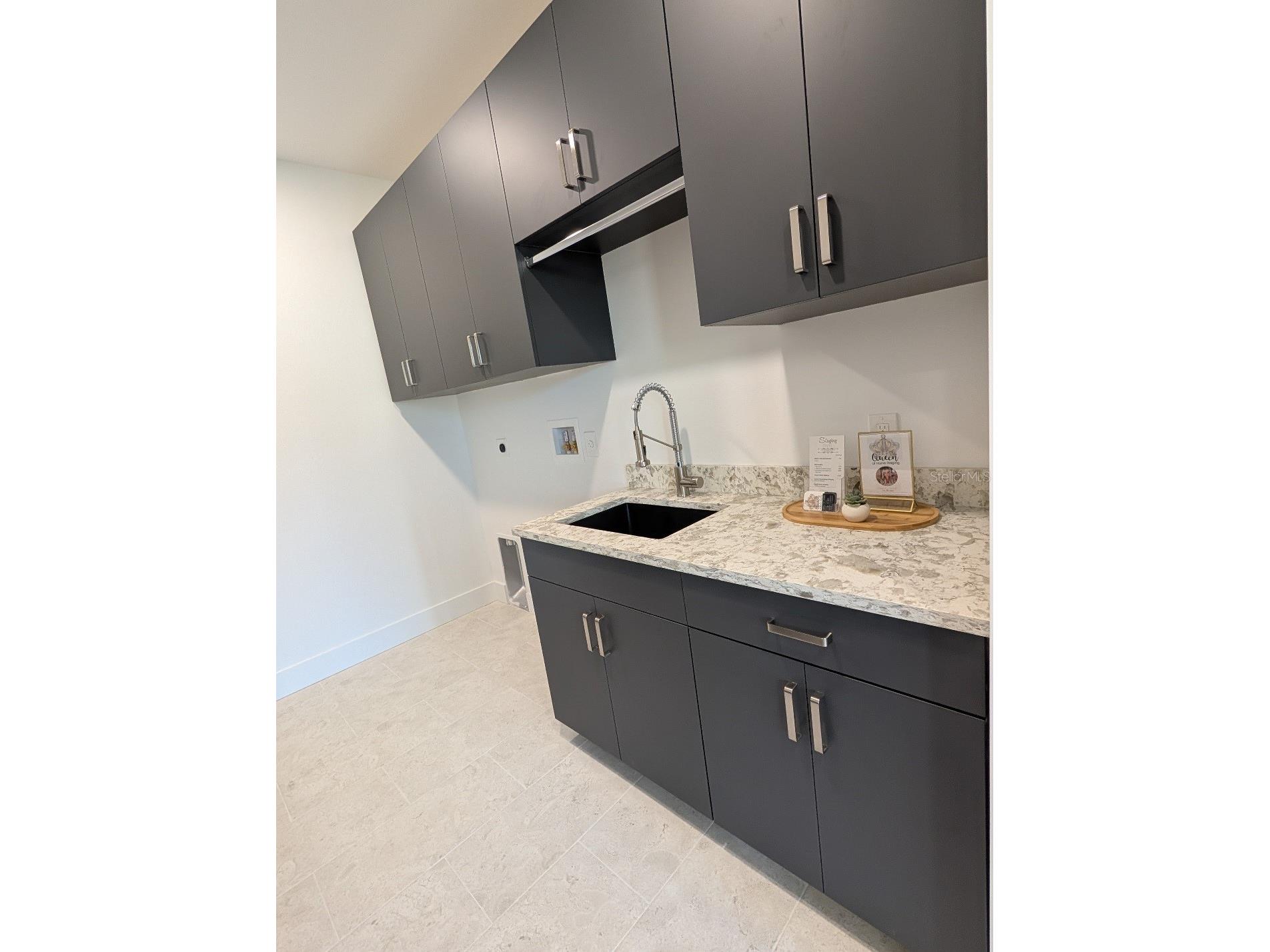 2110 Michele Drive Sarasota FL 34231 A4657130 image53