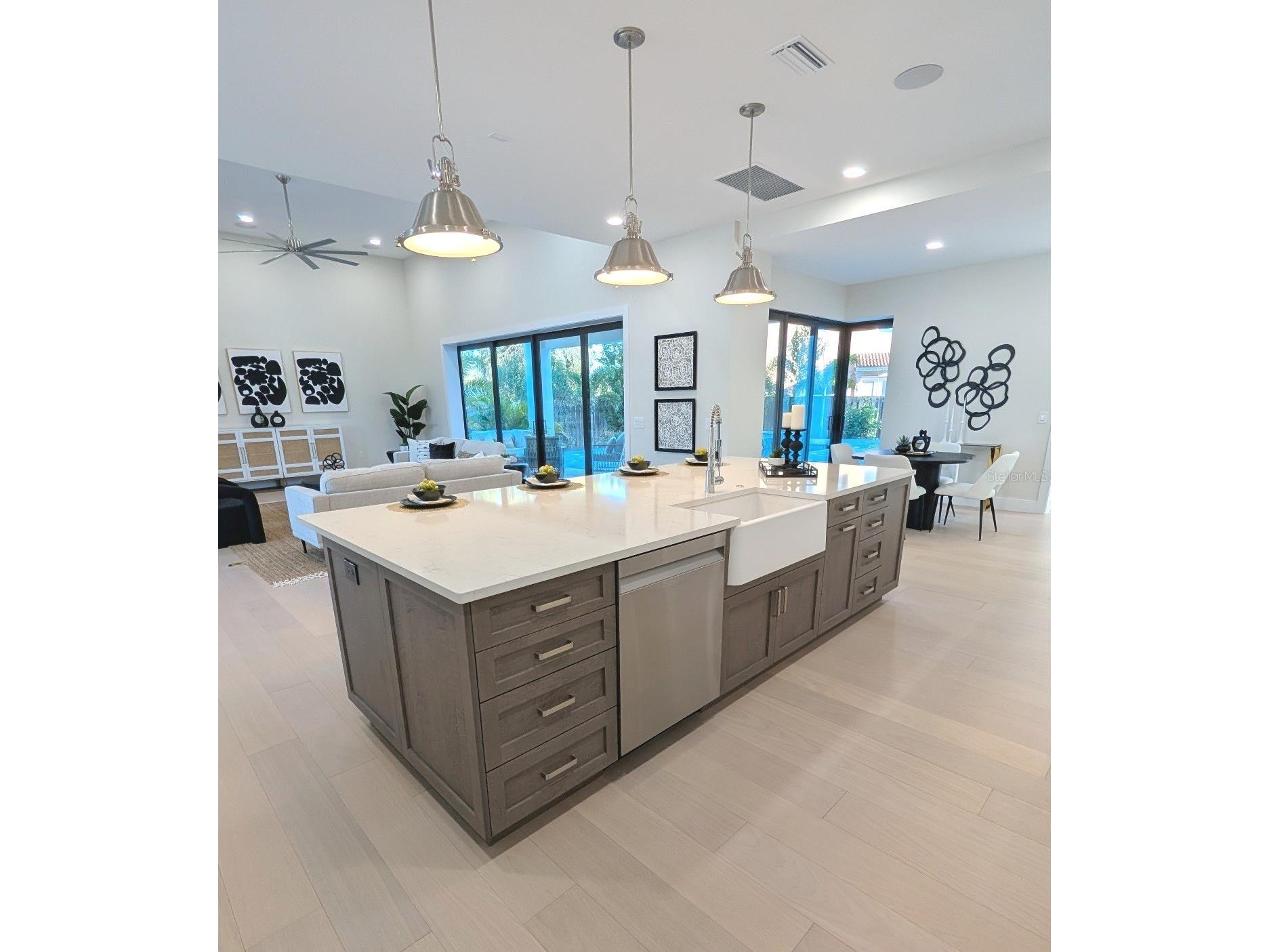 2110 Michele Drive Sarasota FL 34231 A4657130 image7