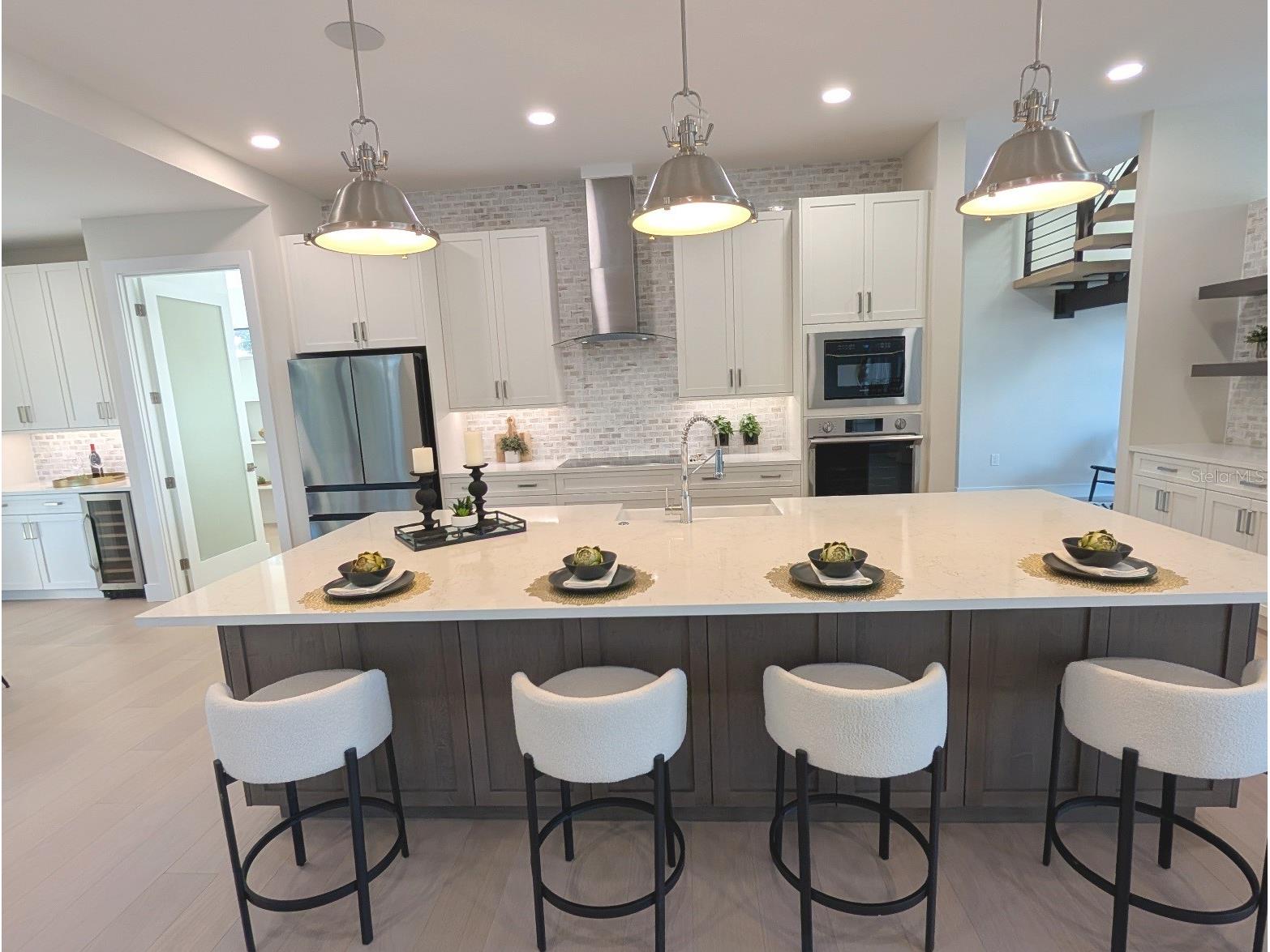 2110 Michele Drive Sarasota FL 34231 A4657130 image8