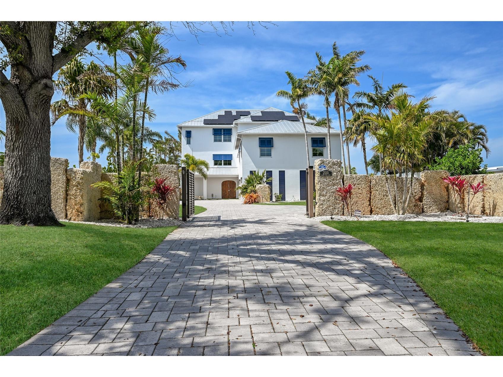 2110 Palma Sola Boulevard Bradenton FL 34209 - PALMA SOLA BAY A4685596 image1