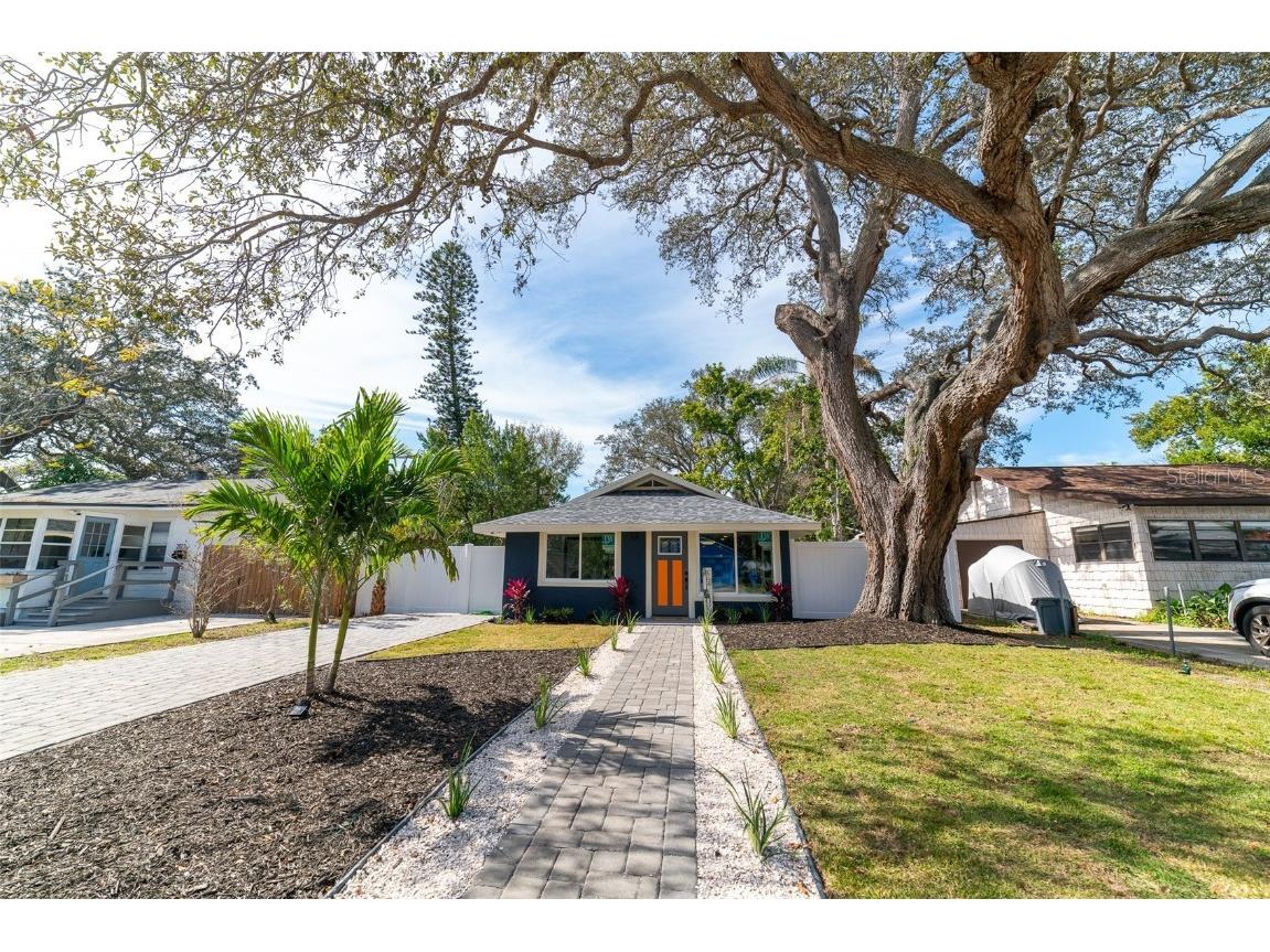 2111 42nd Street S Saint Petersburg FL 33711 U8229560 image1