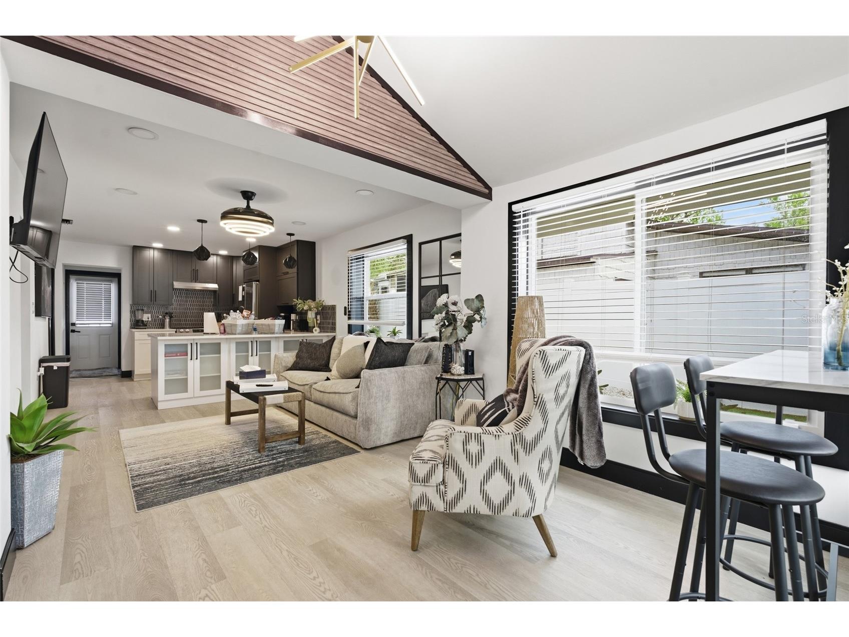 2111 42nd Street S Saint Petersburg FL 33711 TB8507817 image2