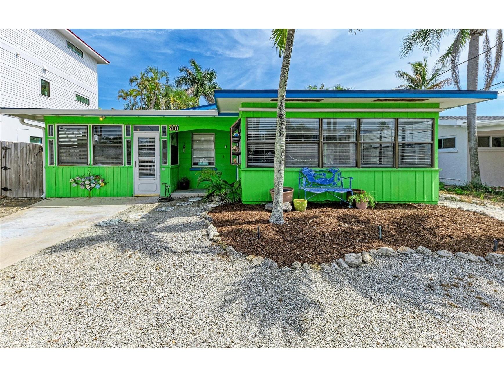 2111 Avenue B Bradenton Beach FL 34217 A4683270 image1