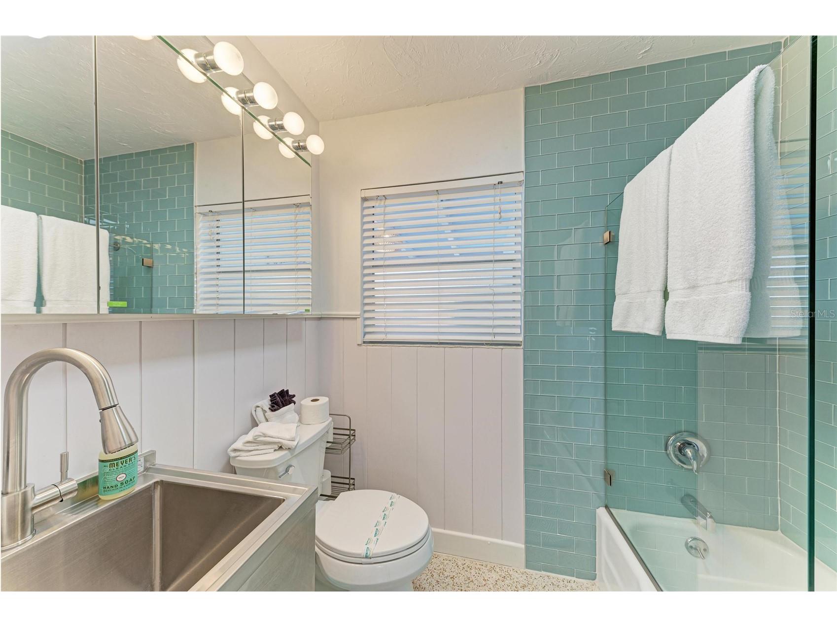 2111 Avenue B Bradenton Beach FL 34217 A4683270 image21
