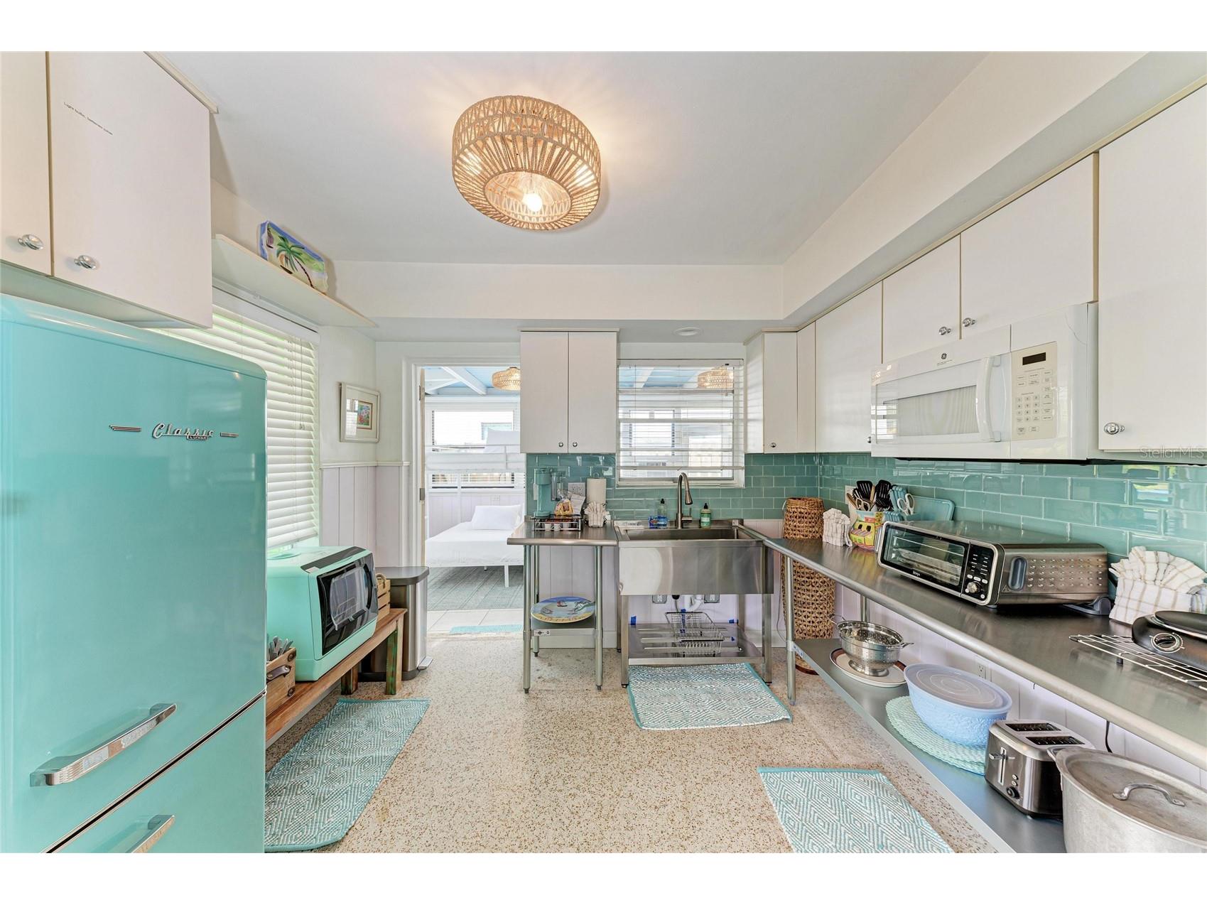 2111 Avenue B Bradenton Beach FL 34217 A4683270 image9