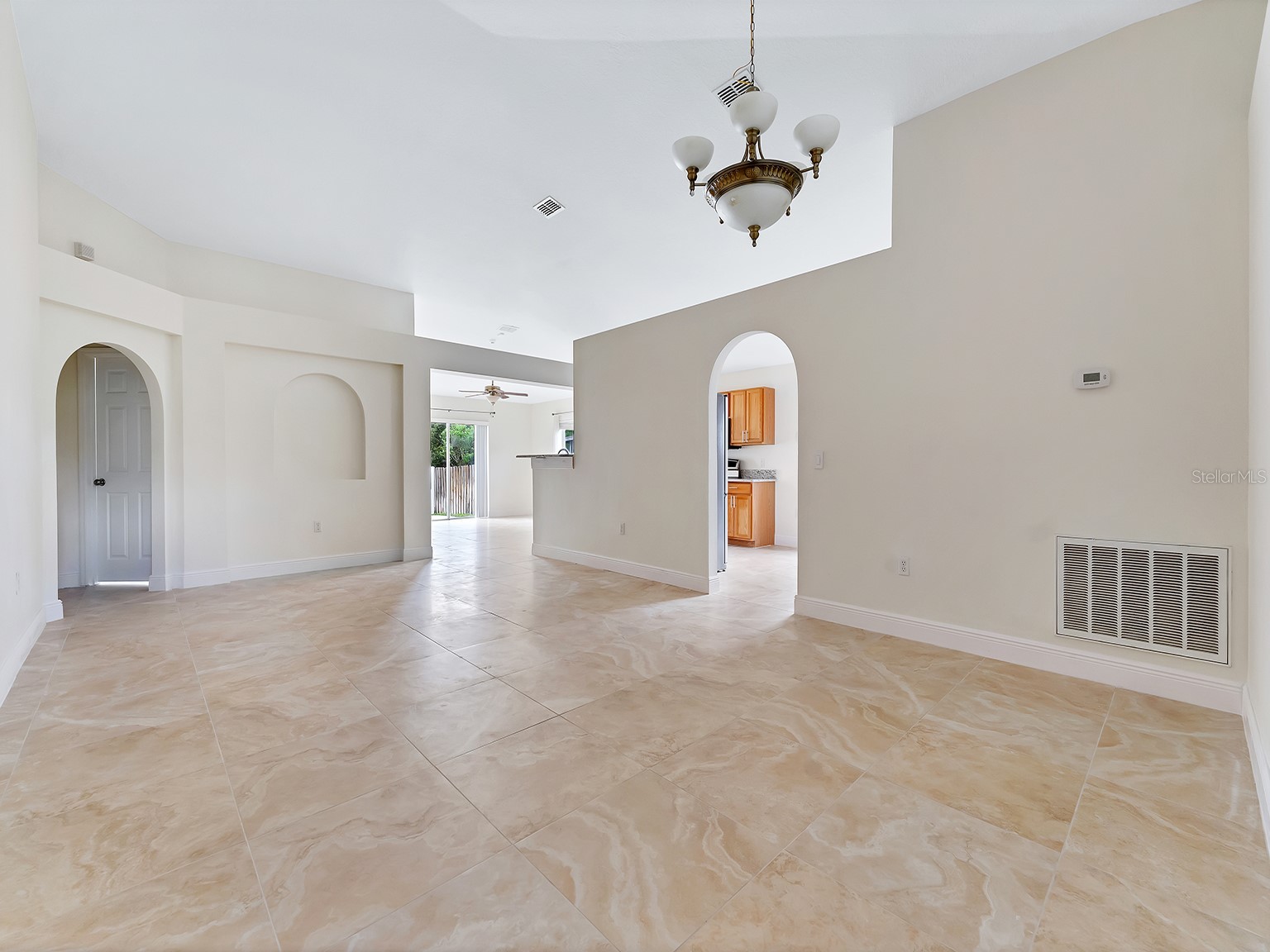 2111 Corner Point Court Orlando FL 32820 O6398023 image2