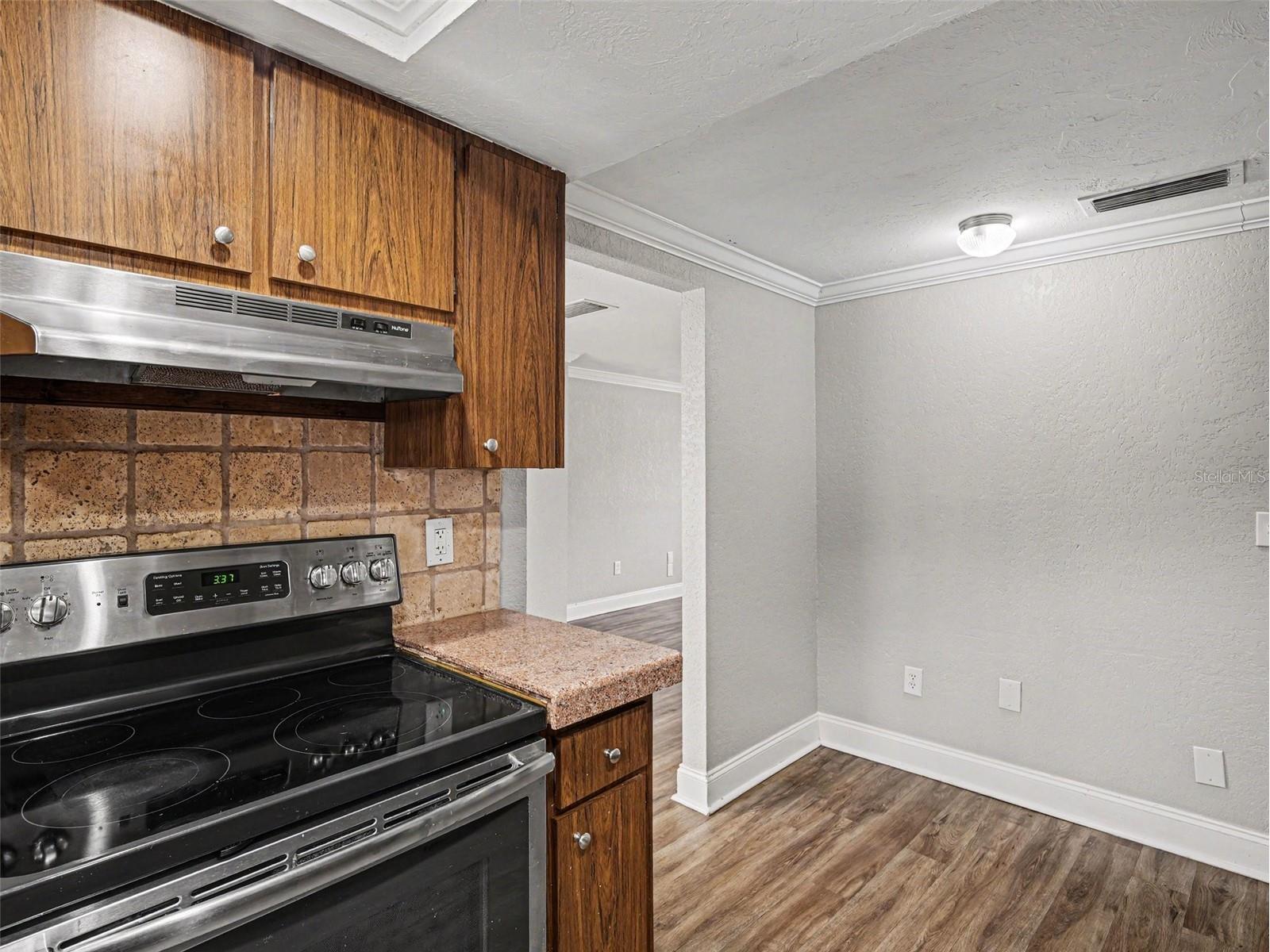 2111 Fairfield Avenue Sarasota FL 34232 O6414126 image5