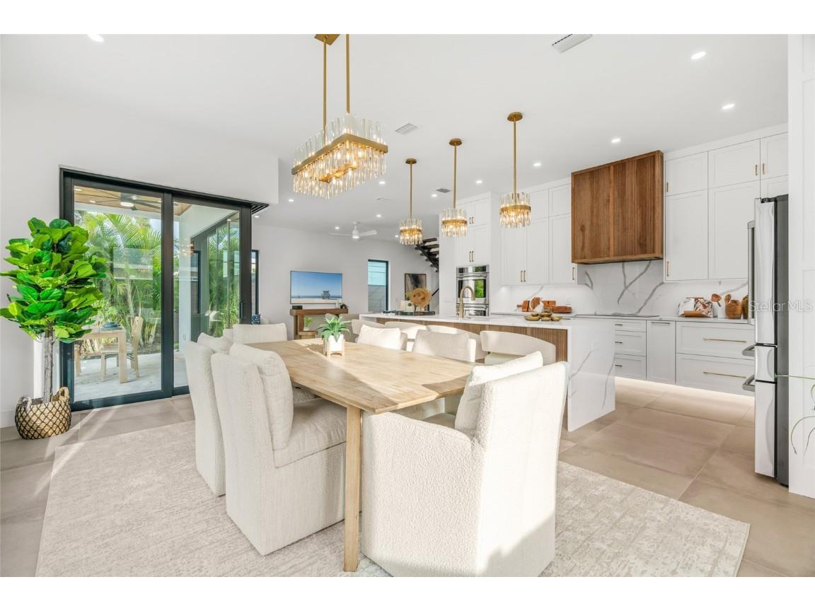 2111 Hawthorne Street Sarasota FL 34239 A4658635 image10