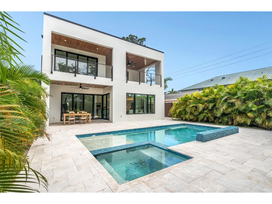 2111 Hawthorne Street Sarasota FL 34239 A4658635 image15