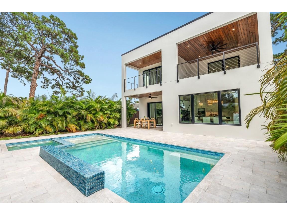 2111 Hawthorne Street Sarasota FL 34239 A4658635 image16