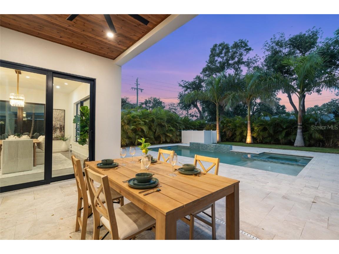 2111 Hawthorne Street Sarasota FL 34239 A4658635 image17