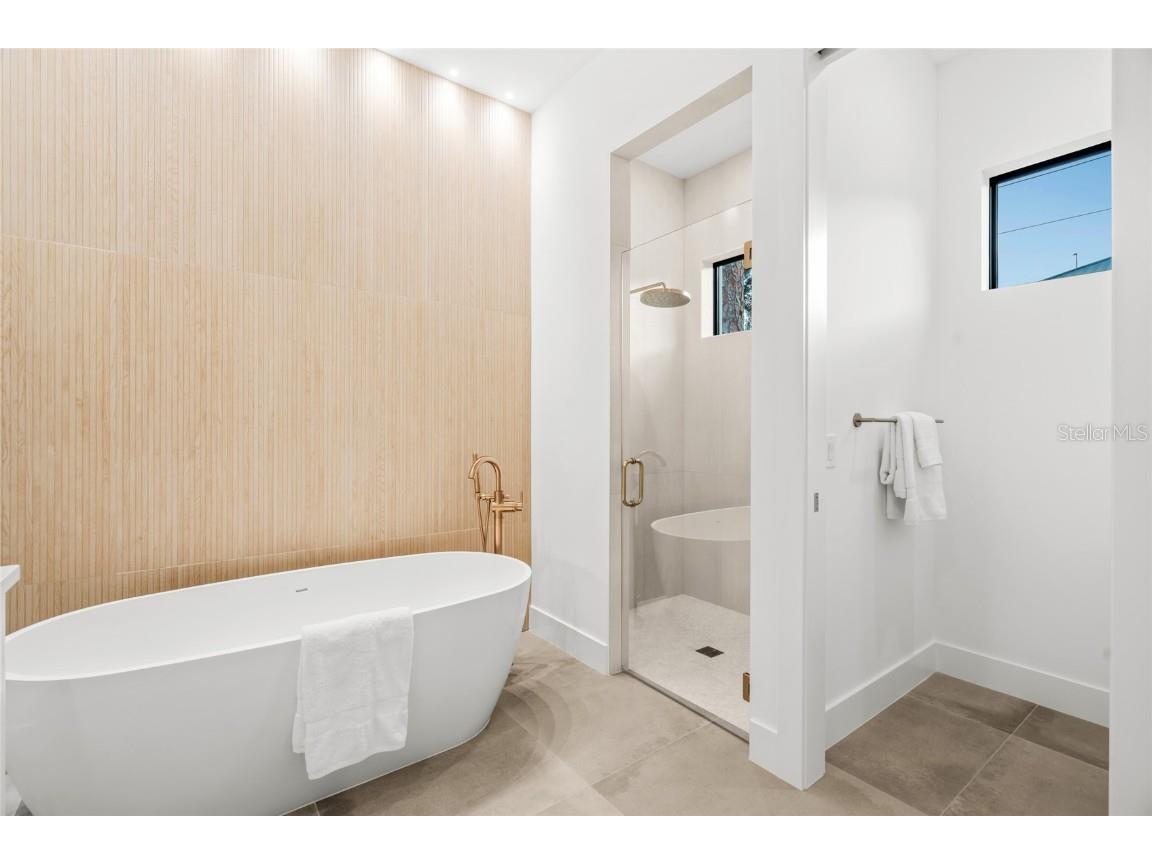 2111 Hawthorne Street Sarasota FL 34239 A4658635 image23