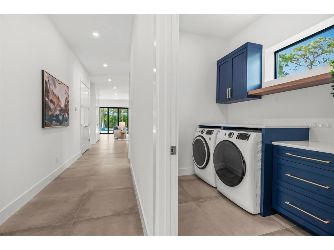 2111 Hawthorne Street Sarasota FL 34239 A4658635 image30